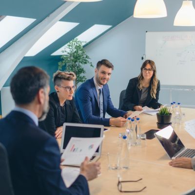 16大学生真人免费观看电视剧下载前期策划